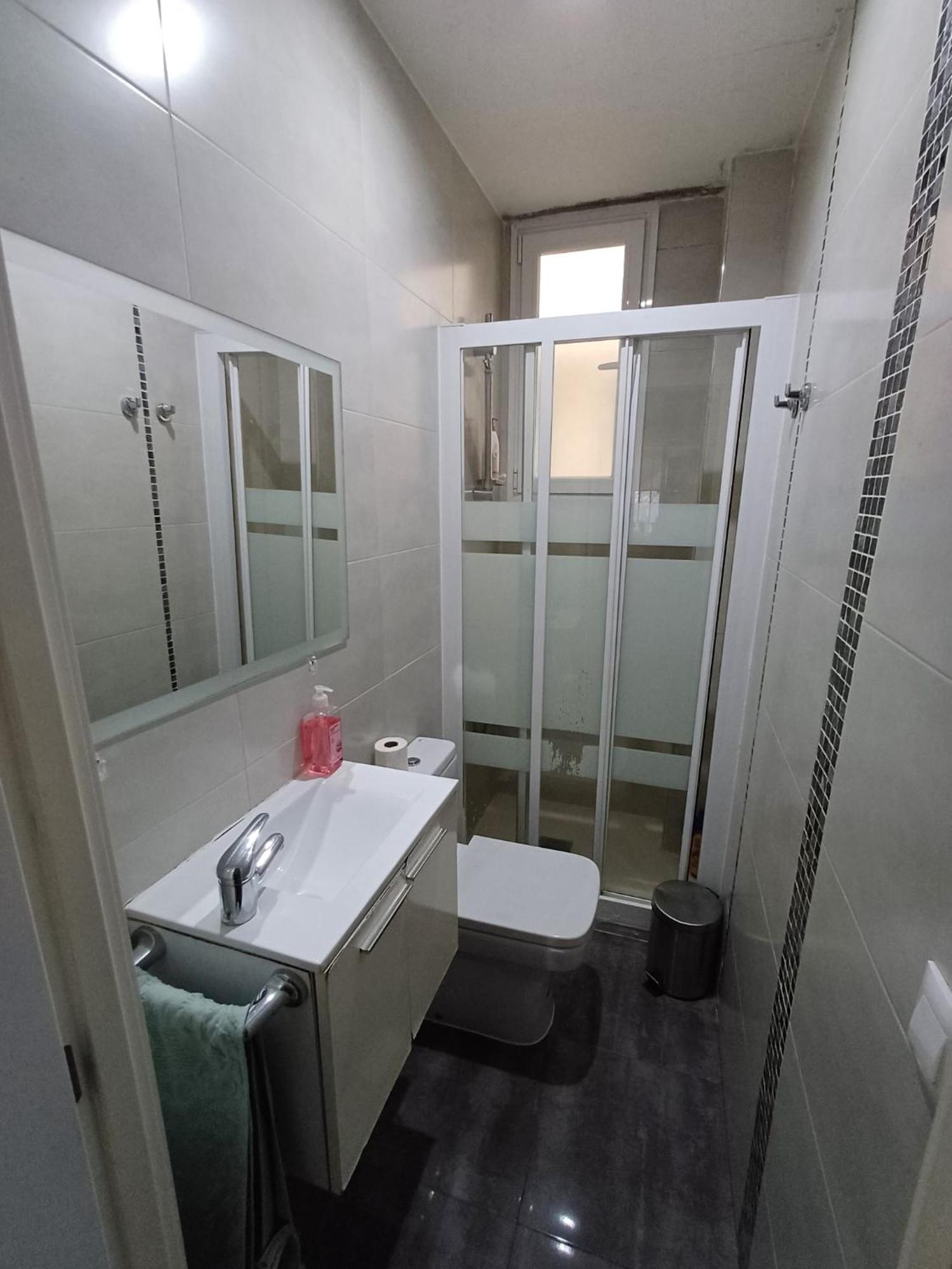 Room En Madrid Pacifico ภายนอก รูปภาพ